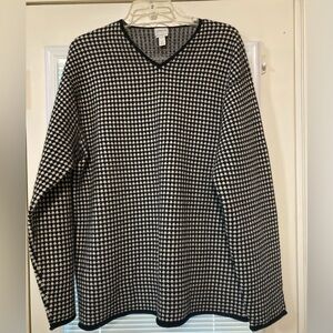 Ladies Black and White Sweater-100% Cashmere